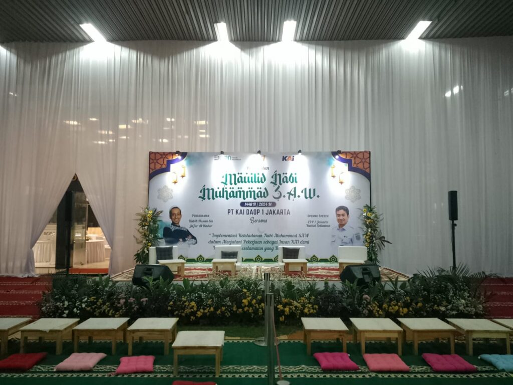 Sewa Sofa Dan Meja Lesehan - Jakarta