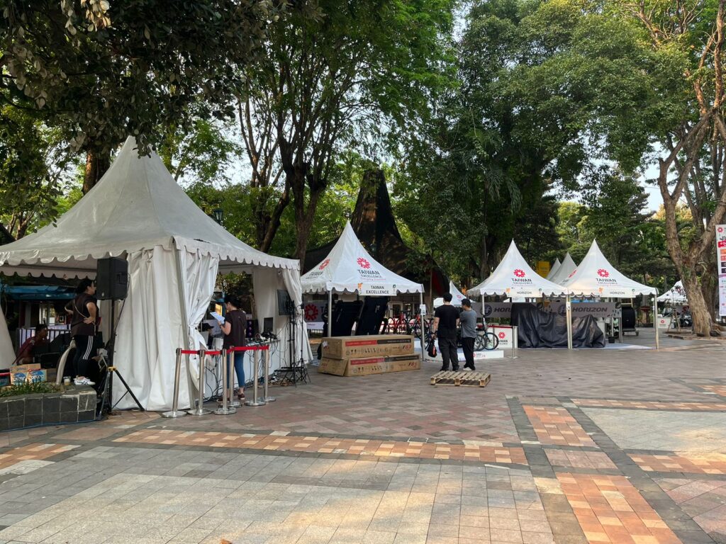 Sewa Tenda Sarnavil Putih Jakarta Utara