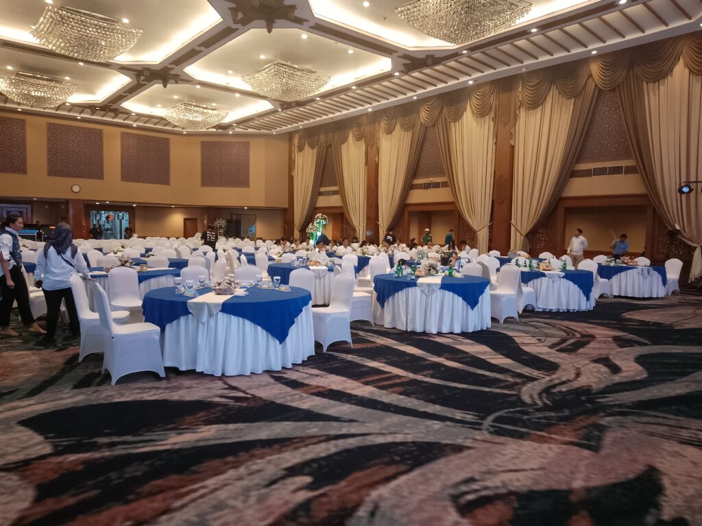 Sewa Meja Bulat - Depok
