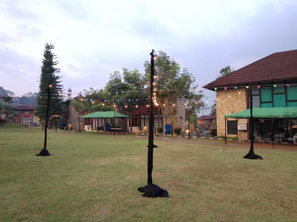 Sewa Lampu Taman Gantung Outdoor