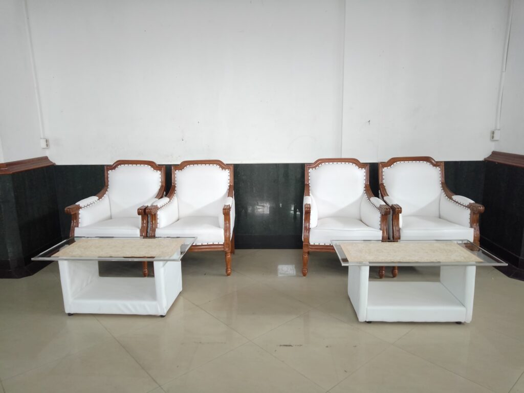 Sewa Kursi Kayu - Jakarta
