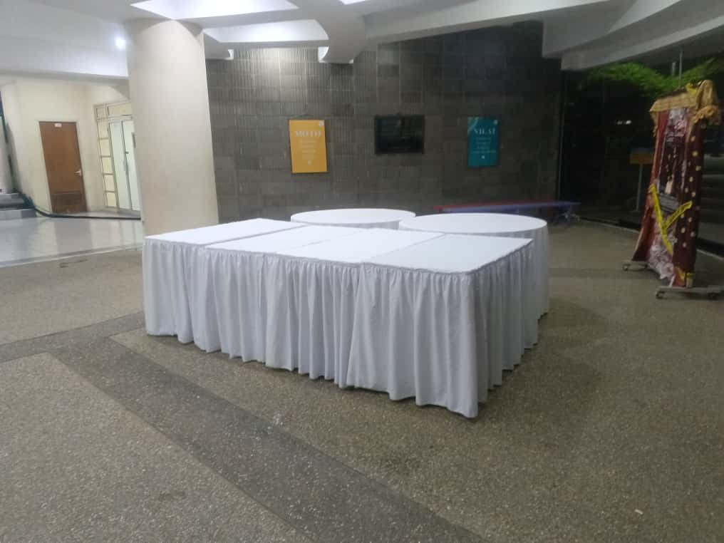 Jasa Rental Meja Kotak Cover
