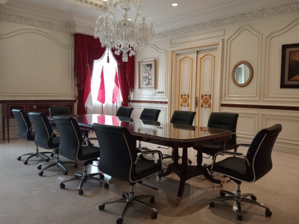 Penyewaan Kursi Direktor Roda