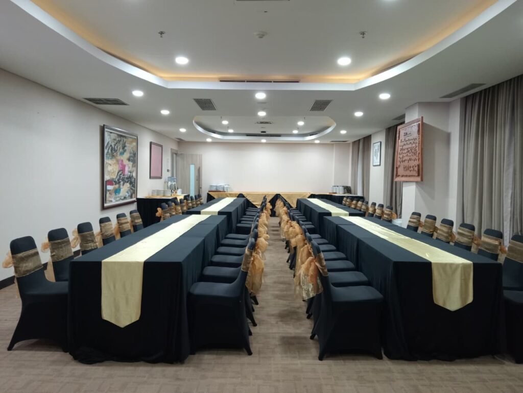 Sewa Meja Kotak Event Jakarta
