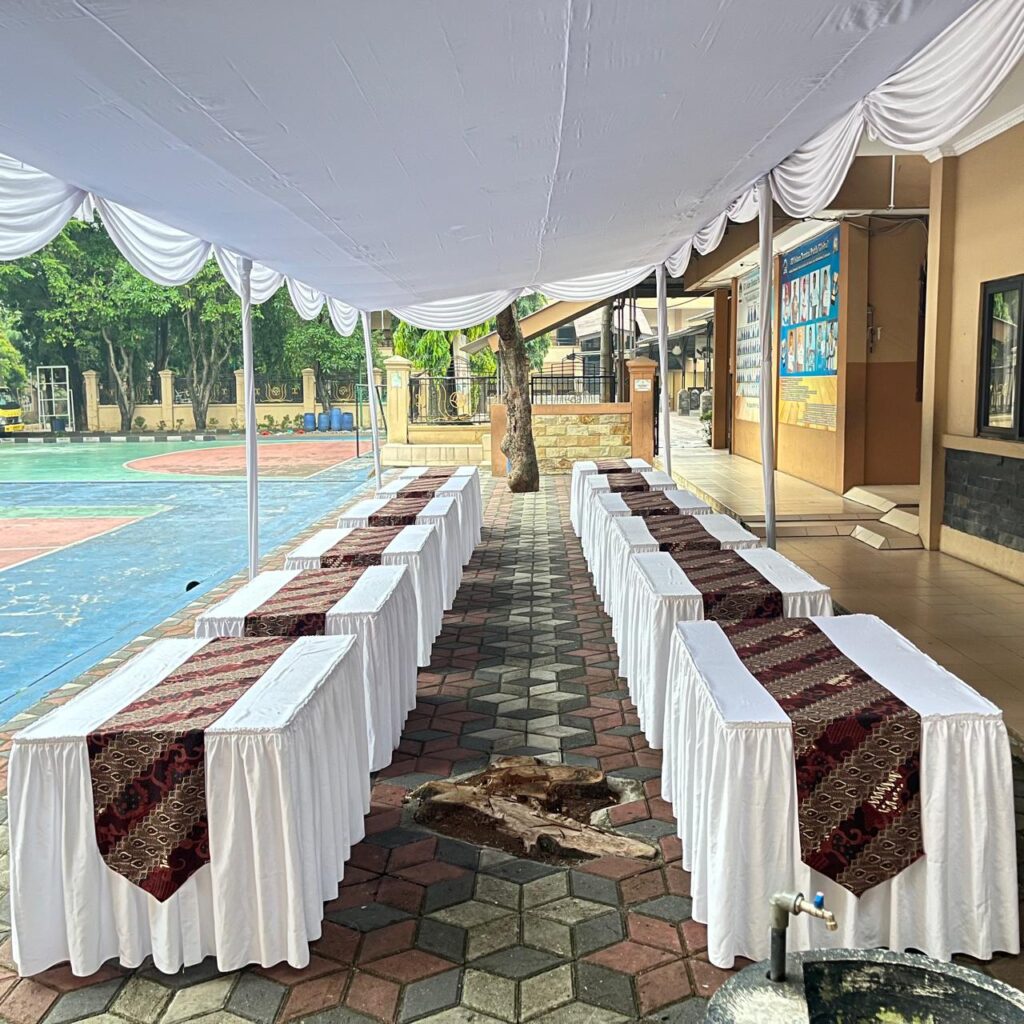 Sewa Meja Kotak Jakarta Selatan