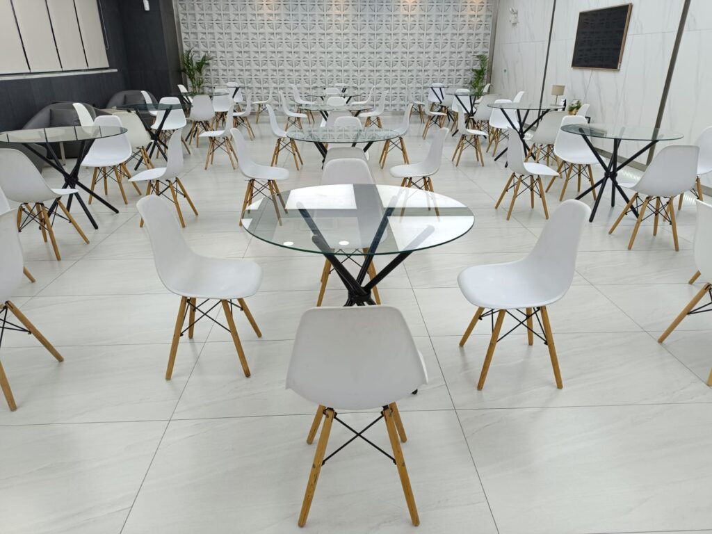 Sewa Kursi Scramble Putih Jakarta 