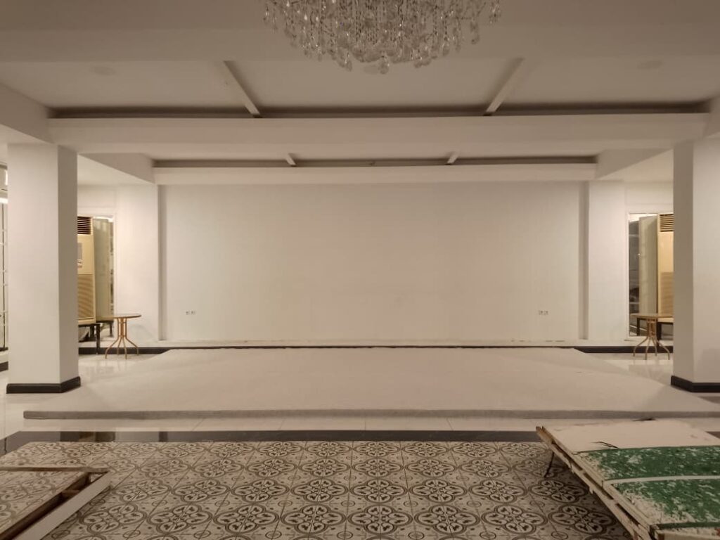 Sewa Flooring Melamin Putih