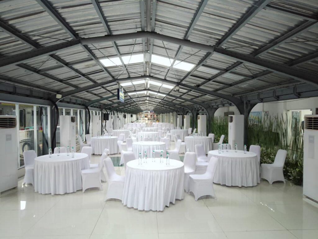 Sewa Kursi Futura Cover Stretch Putih